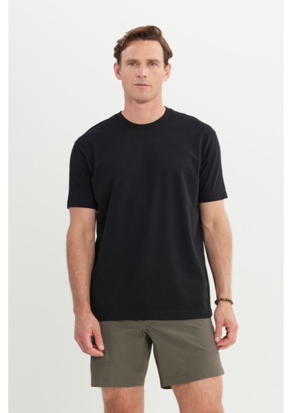 Pamuklu Modern Fit Rahat Kesim Bisiklet Yaka Tişört