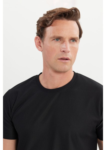 Slim Fit Dar Kesim Bisiklet Yaka Esnek Tişört fırsatları