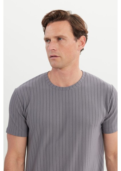 Slim Fit Dar Kesim Bisiklet Yaka Esnek Tişört fırsatları