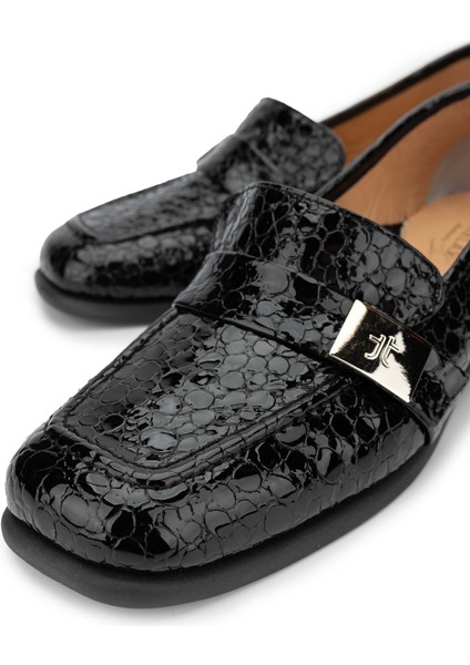 Kadın Siyah Comfort Ayakkabı 611 E3606-92 Bn Ayk SK24/25 Black modelleri