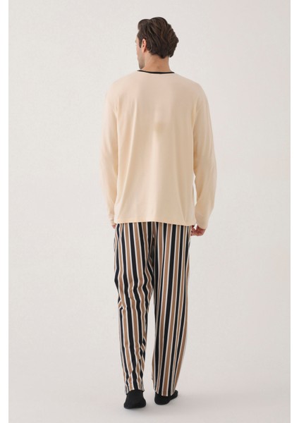 Erkek Pamuklu Uzun Kollu Üst Baskılı Alt Çizgili Cep Detaylı Pijama Takımı