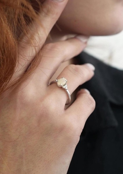Opal Oval Tektaş Pırlanta Yüzük fırsatları