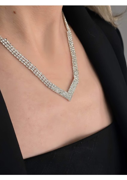 Kristal Taşlı Su Yolu Model Yılbaşı - Abiye - Düğün -Event Kolye Küpe Set