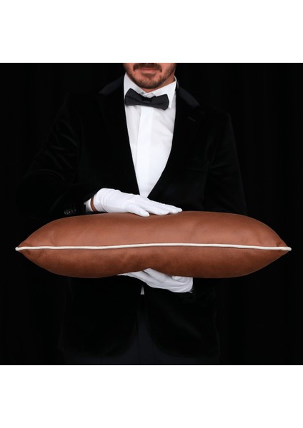 Country Italyan Nubuk Kendinden Desenli 35*65 Biyeli Kırlent Taba