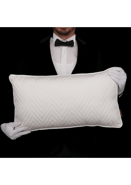Fiona Saten Kabartmalı Zigzag Desenli 35*65 Biyeli Kırlent Beyaz fiyatları