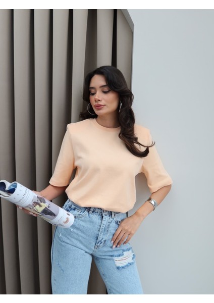 Vatkalı Kısa Kol Tshirt fiyatları