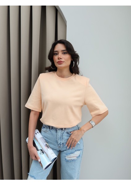 Vatkalı Kısa Kol Tshirt fırsatları