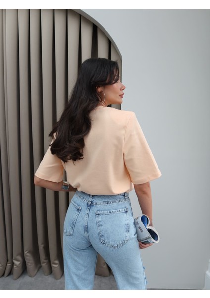 Vatkalı Kısa Kol Tshirt indirimleri