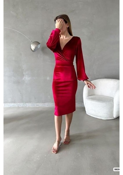 Üçaymoda Kadın Kadife Kumaş Kruvaze Yaka Balon Kol ve Yırtmaç Detaylı Midi Boy Elbise modelleri