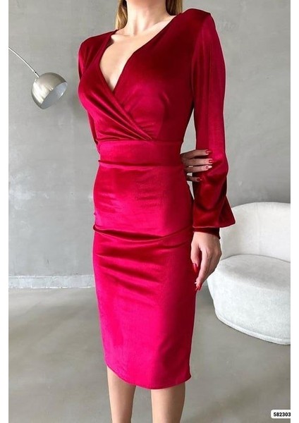 Üçaymoda Kadın Kadife Kumaş Kruvaze Yaka Balon Kol ve Yırtmaç Detaylı Midi Boy Elbise fırsatları