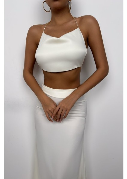 Üçaymoda Degaje Yaka Sırt Detay Bluz fırsatları