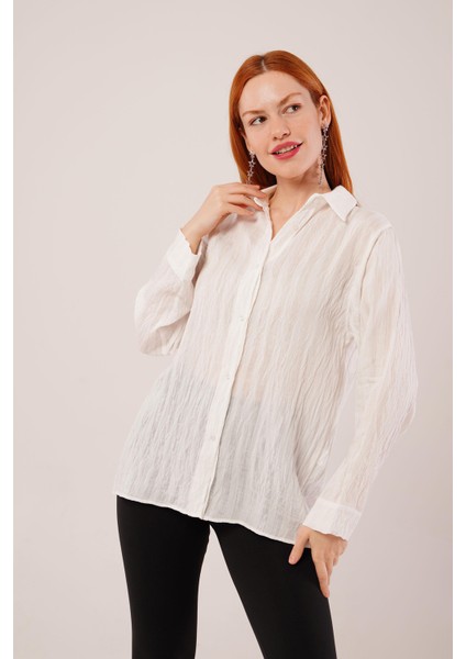 Üçaymoda Düğmeli ve Çizgi Detaylı Beyaz Gömlek