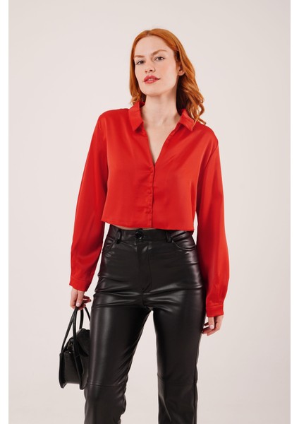 Üçaymoda Saten Crop Model Kırmızı Gömlek