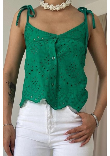 Üçaymoda Yeşil Bağcıklı Brode Bluz modelleri