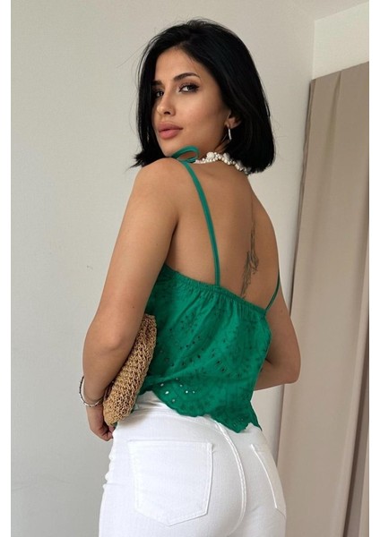 Üçaymoda Yeşil Bağcıklı Brode Bluz fırsatları