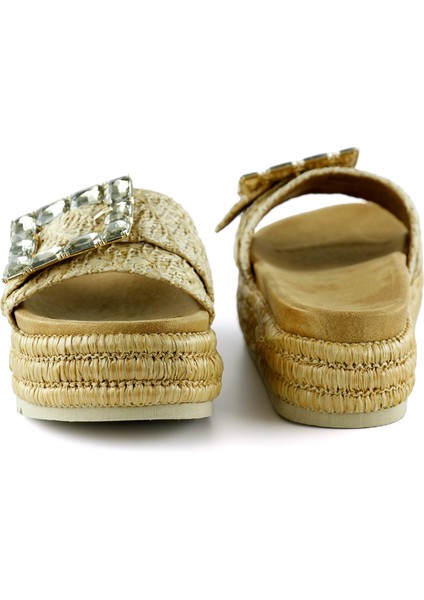 Bej Sabit Tek Bant Kristal Taş Süslemeli Hasır Dokulu Dolgu Topuklu Terlik modelleri