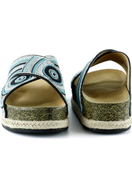 Siyah Turkuaz Boncuklu Çapraz Bantlı Kristal Taşlı Hasır Detaylı Mantar Taban Görünümlü Terlik modelleri