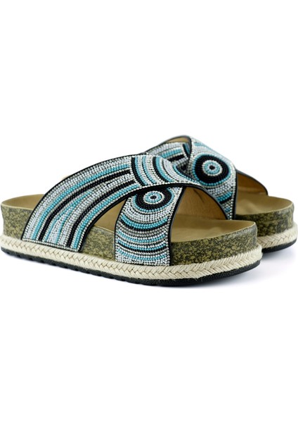 Siyah Turkuaz Boncuklu Çapraz Bantlı Kristal Taşlı Hasır Detaylı Mantar Taban Görünümlü Terlik fırsatları