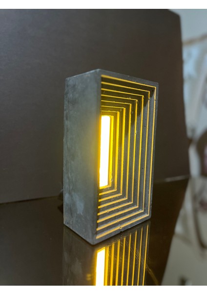 Beton Masa Lambası