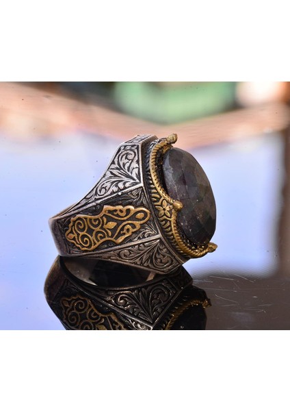 El Yapımı Vintage Tasarım Zümrüt Yüzük - 925 Ayar Gümüş Erkek Yüzük Altın Aksanlarla (Zümrüt) fırsatları