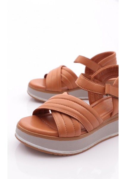 1230-22229 Kadin Çapraz Bantli Sandalet