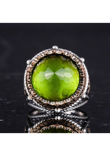 El Yapımı Taşlı Erkek Yüzük - 925 Ayar Gümüş Erkek Yüzük ile Farklı ve Kendine Has Tasarım (Yapay Peridot)