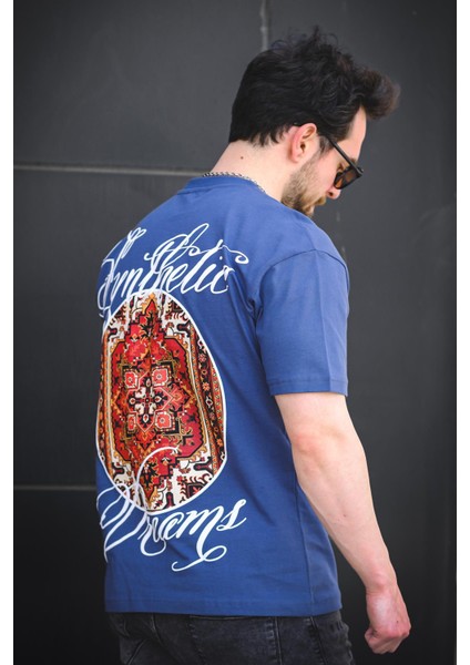 Etnik Desen Logolu Sırt ve Ön Baskılı Pamuklu Comfort Erkek Tshirt