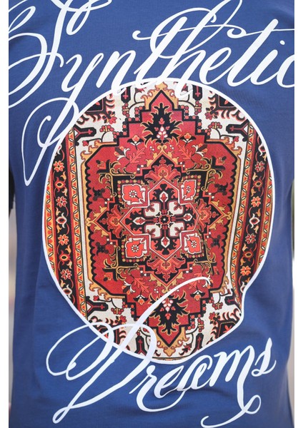 Etnik Desen Logolu Sırt ve Ön Baskılı Pamuklu Comfort Erkek Tshirt fırsatları