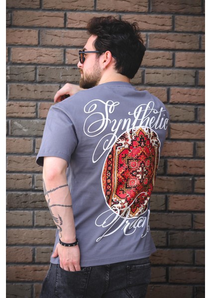 Etnik Desen Logolu Sırt ve Ön Baskılı Pamuklu Comfort Erkek Tshirt modelleri