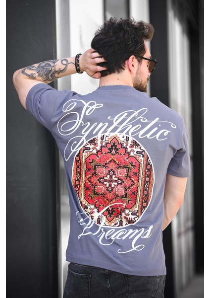 Etnik Desen Logolu Sırt ve Ön Baskılı Pamuklu Comfort Erkek Tshirt