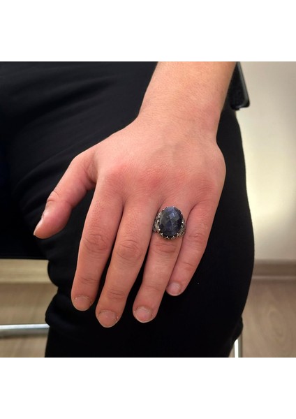 925 Ayar Gümüş Erkek Yüzük - Farklı Yaratılmış Taş Seçenekleri ile (Siyah Safir Yaratılmış Taş) modelleri