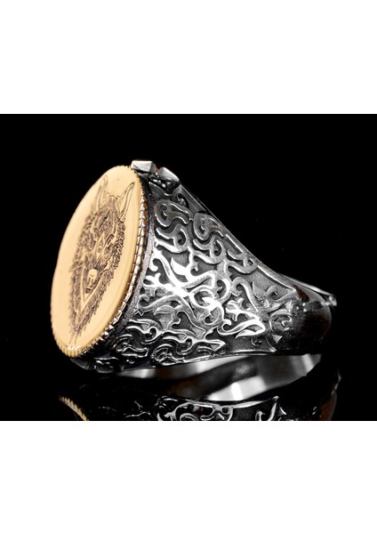 Erkekler Için Gümüş Yüzük - Kurt Başı Tasarımı ve Altın Vurgu ile fırsatları