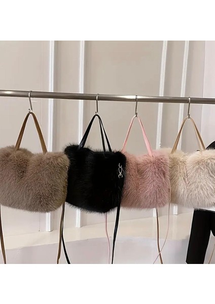 Kabarık Peluş Çanta, Ayarlanabilir Omuz Askılı, Kürk Detaylı El Çantası, Manyetik Kapatma fiyatları