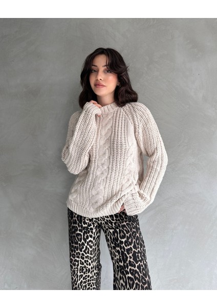 Bisiklet Yaka Örgü Desenli Triko Kazak