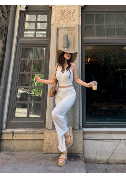 Kruvaze Yaka Crop Bluz ve Detaylı Pantolon Triko Ikili Takım