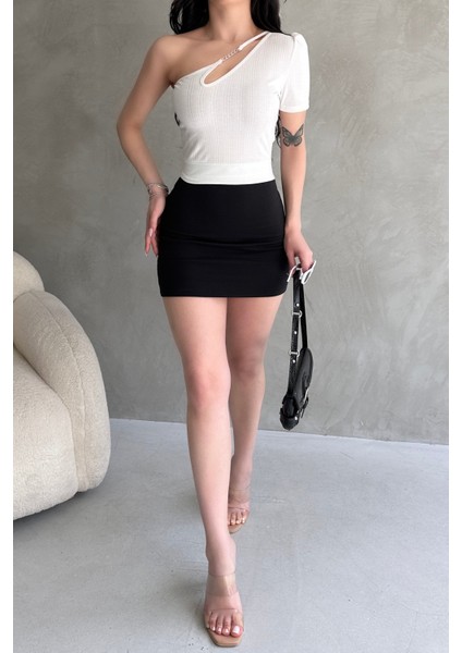 Tek Omuz Zincir Detaylı Crop Bluz