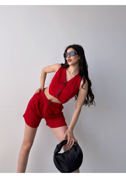 Önü Düğmeli Crop Yelek ve Şort Ikili Takım