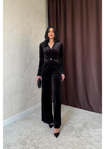 Siyah Önü Tokalı Kadife Tulum