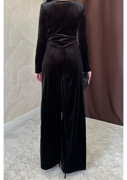 Siyah Önü Tokalı Kadife Tulum fırsatları