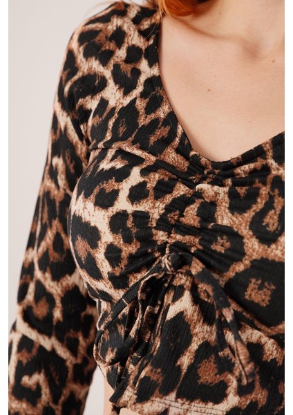 Leopar Desen Önü Büzgülü Basic Bluz