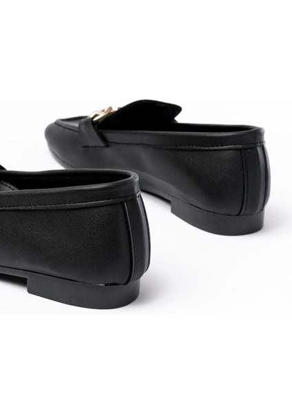 303 Siyah Toka Aksesuarlı Günlük Kadın Babet fırsatları