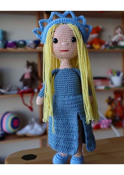 Amigurumi Örgü Sarı Saçlı Kız Oyuncak Bebek