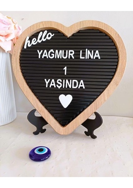 Ahşap Kalp Çerçeveli Özelleştirilebilir Mesaj Panosu Siyah Zemin Beyaz Harf Setli Yazı Tahtası