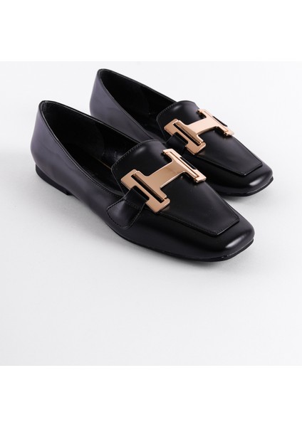 Carey Küt Burunlu Metal Toka Aksesuarlı Kadın Loafer