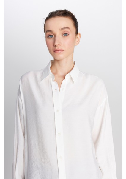 Loose Fit Rahat Kesim Beyaz Gömlek fırsatları