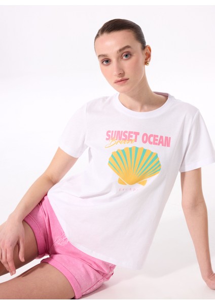 Bisiklet Yaka Baskılı Beyaz Kadın T-Shirt F5SL-TST0430