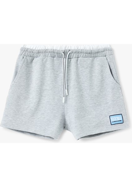 Çift Bel Detaylı Bağcıklı Etiket Baskılı Cepli Mini Spor Şort