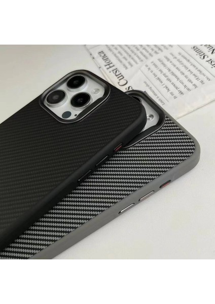 Apple iPhone 14 Pro Max Kılıf Magsafe Şarj Özellikli Karbon Fiber Görünümlü Ardx Troy Kapak-Gümüş