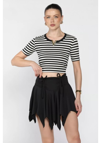 Kadın Asimetrik Kesim Bel Büzgü Detaylı Şortlu Mini Etek P-00016346