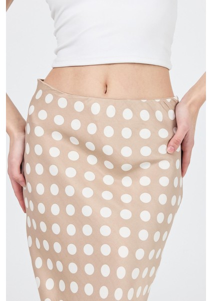 Bej Puantiye Desen Saten Midi Etek 9416 fırsatları